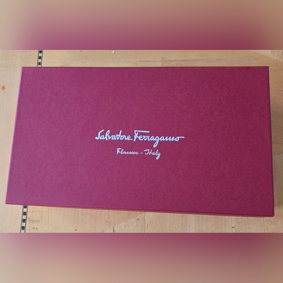 Salvatore Ferragamo Logo Blue Patent Leather Open Toe Vara Shoes 8.5/ 39.5 - Picture 15 of 16